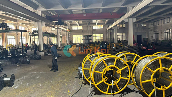 Ningbo Lingkai Electric Power Equipment Co., Ltd. expédie des câbles en acier de haute qualité en Malaisie pour le cordage et le tirage des conducteurs