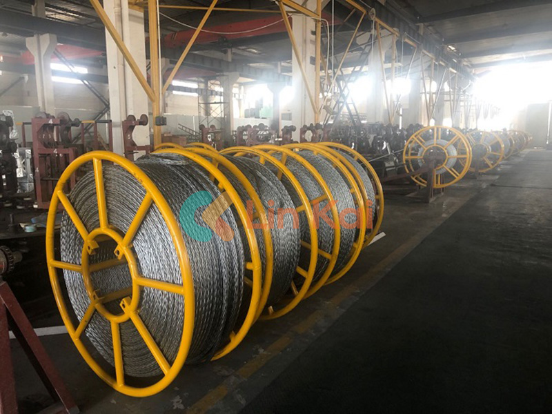 Dévoiler l'importance des câbles en acier anti-torsion dans les systèmes de transmission de puissance